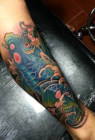 väska kalv färg tioarmad bläckfisk tatuering mönster display