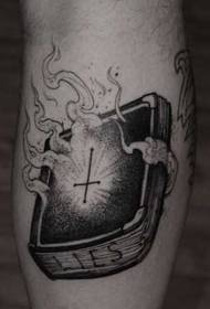 Kojos kryžiaus knygos tatuiruotės modelis