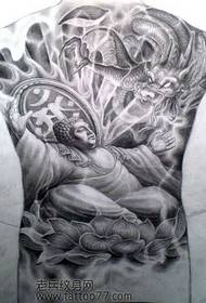 Manoscritto tatuato di Buddha e drago con la schiena super dominante