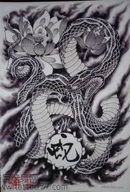 Manuscrito de tatuaxe de serpe de volta completa