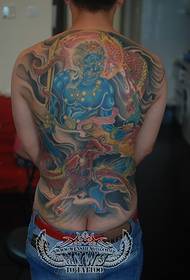 Tatuaje dominante de Ming Wang