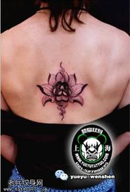 Patrón clásico de tatuaxe de tatuaxe de loto
