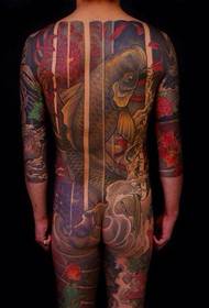 Alternativ manlig tatuering med full rygg