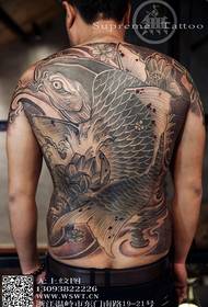 Idinagdag ang buong back squid tattoo