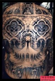 Kreativna tetovaža punih leđa djeluje