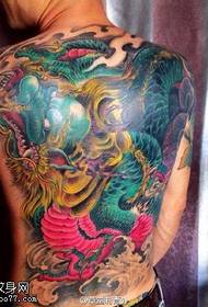Patrón de tatuaxe de tótem de dragón con respaldo completo