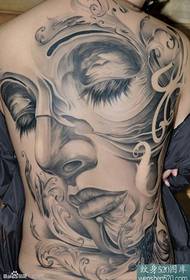 Красив пълен гръб женски портретен релефен модел татуировка