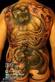 Muguras zvana lielā kaķa tetovējuma raksts