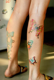 小腿漂亮的3D蝴蝶纹身图案