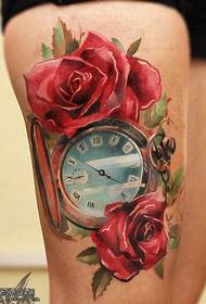 腿玫瑰懷錶紋身圖案