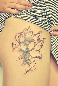 këmbë modeli aromatik tatuazhi i lotusit me stil tradicional