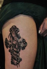 belleza piernas popular clásico cruz tatuaje