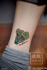 Brokkoli tetoválás minta a borjú