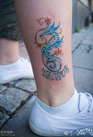 Model de tatuaj de hipocamp albastru pentru copii