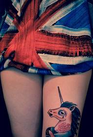 mode kvinnliga ben unicorn akvarell tatuering mönster