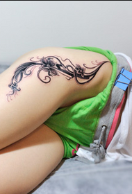 beautiful thigh beautiful flower vine tattoo