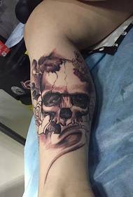Amazing skull tattoo pattern for the calf personality