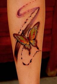 다리 다채로운 잉크 나비 문신 패턴