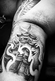 Totem tatovering i benets personlighed
