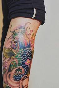 legged squid tattoo picture with flowers