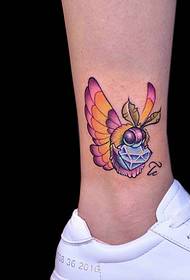 裸脚上的一只勤劳小蜜蜂纹身刺青