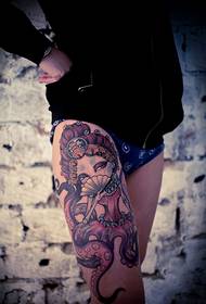 Personality thigh octopus beauty tattoo