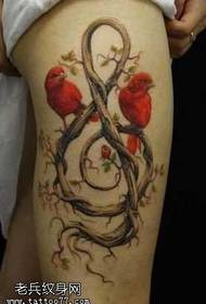 Modello di tatuaggio albero uccello gamba