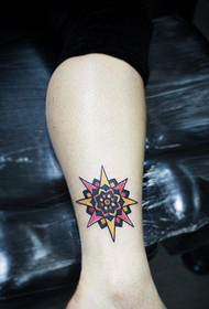 tökéletes totem csillag tetoválásmintázat a prostituált lábak számára