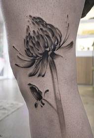 Tinta de coxas patrón floral de tatuaxe