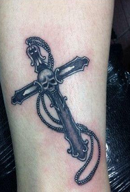 tatuaż krzyż czaszki łydki 39009-nogi piękny tatuaż kałamarnicy