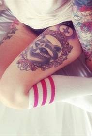 mergaičių kojų spalvos totemo Europos ir Amerikos katės tatuiruotė