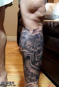 Motif de tatouage Great Wall avec domination des jambes