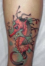 patrón de tatuaje de hipocampo de color de ternera