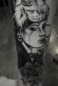 Legs European and American women black and white portrait tattoo pictures