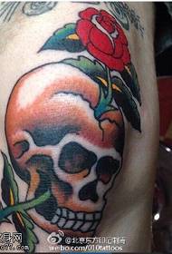 Tattoo rose tattoo on the thigh