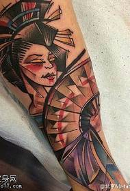 UGeisha wapenda iphethini ye-geisha tattoo