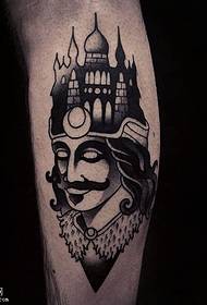 Patrón de tatuaje de becerro rey