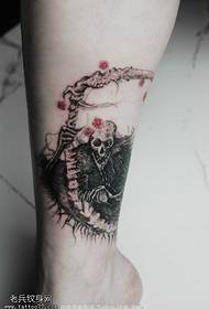 ferocious horror skull tattoo pattern