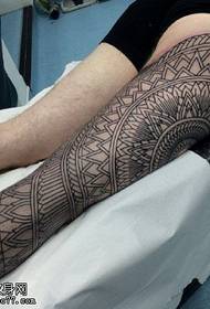 Класична линија ванила цвет шема на тетоважа