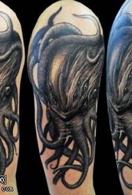 Классический образец татуировки морского осьминога