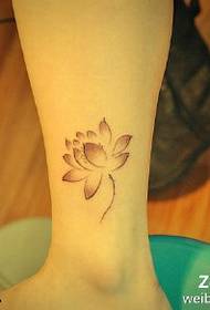 Leg traditional Chinese style lotus tattoo pattern