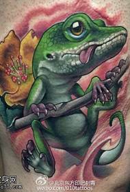 Thigh pleev xim rau lizard tattoo qauv