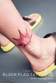Realistic three-dimensional maple leaf tattoo pattern
