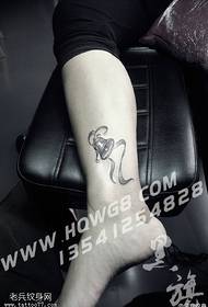 Bell tetovaža uzorak na teletu