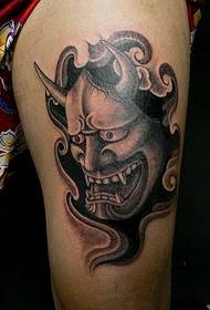 Tatouage de prajna de cuisse de mode
