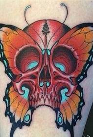 Frumoasă și frumoasă imagine de tatuaj craniu fluture