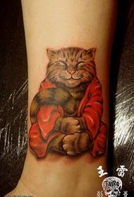 हसत गोंडस मांजरीचे टॅटू नमुना