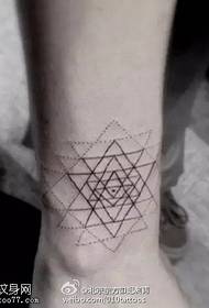 Patrón geométrico simple del tatuaje de la picadura