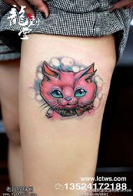 腿部粉嫩猫咪纹身图案