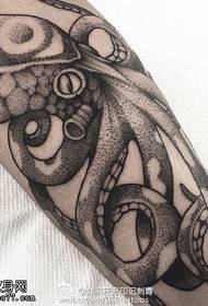Model de tatuaj de caracatiță mare